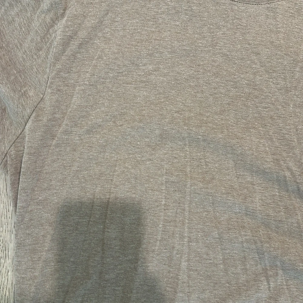 Men’s banana republic tee